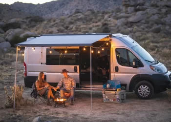 Gak Perlu Beli Baru! Begini Cara Modifikasi Mobil Biasa Jadi Campingvan Keren, Modal Irit Tapi Tetap Estetik!