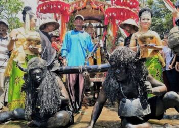 Tradisi Kebo-Keboan di Banyuwangi, Perpaduan Mistis dan Budaya yang Bikin Penasaran! 3 Tradisi Kebo-Keboan di Banyuwangi, Perpaduan Mistis dan Budaya yang Bikin Penasaran!